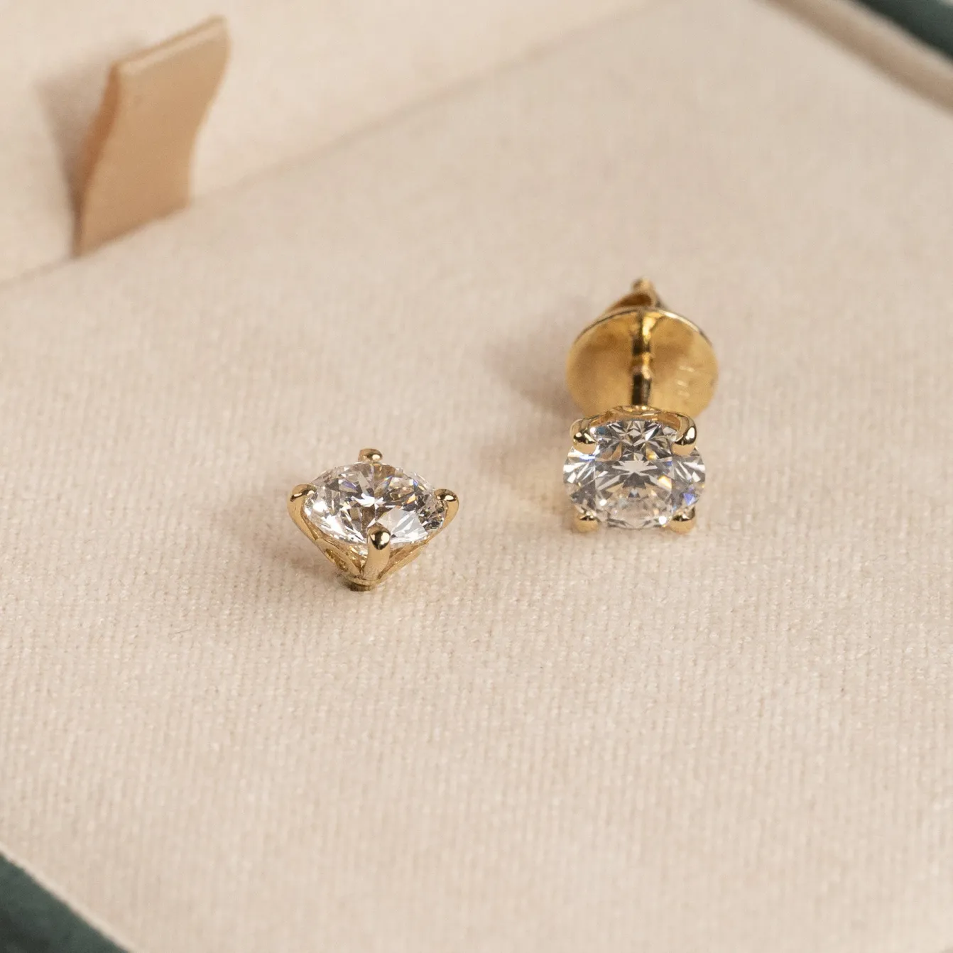 CLASSIC SOLITAIRE DIAMOND STUD EARRING - 2.0ct - YG