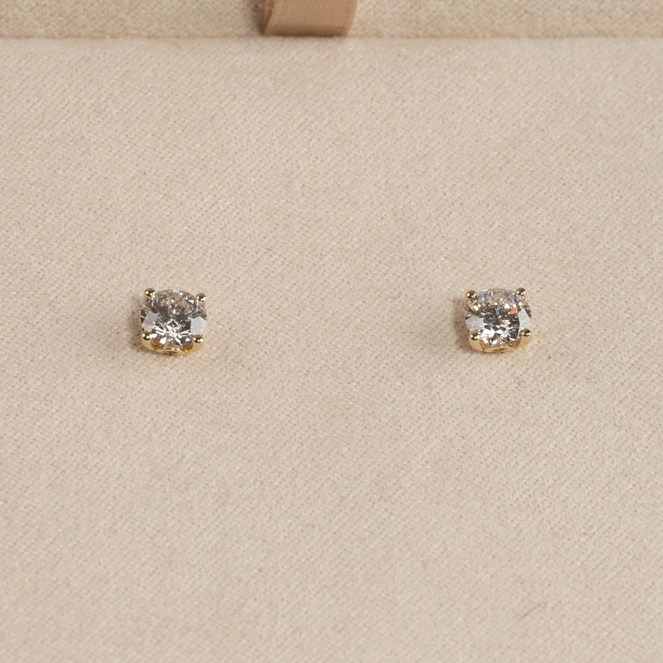 CLASSIC SOLITAIRE DIAMOND STUD EARRING - 1.0ct - YG