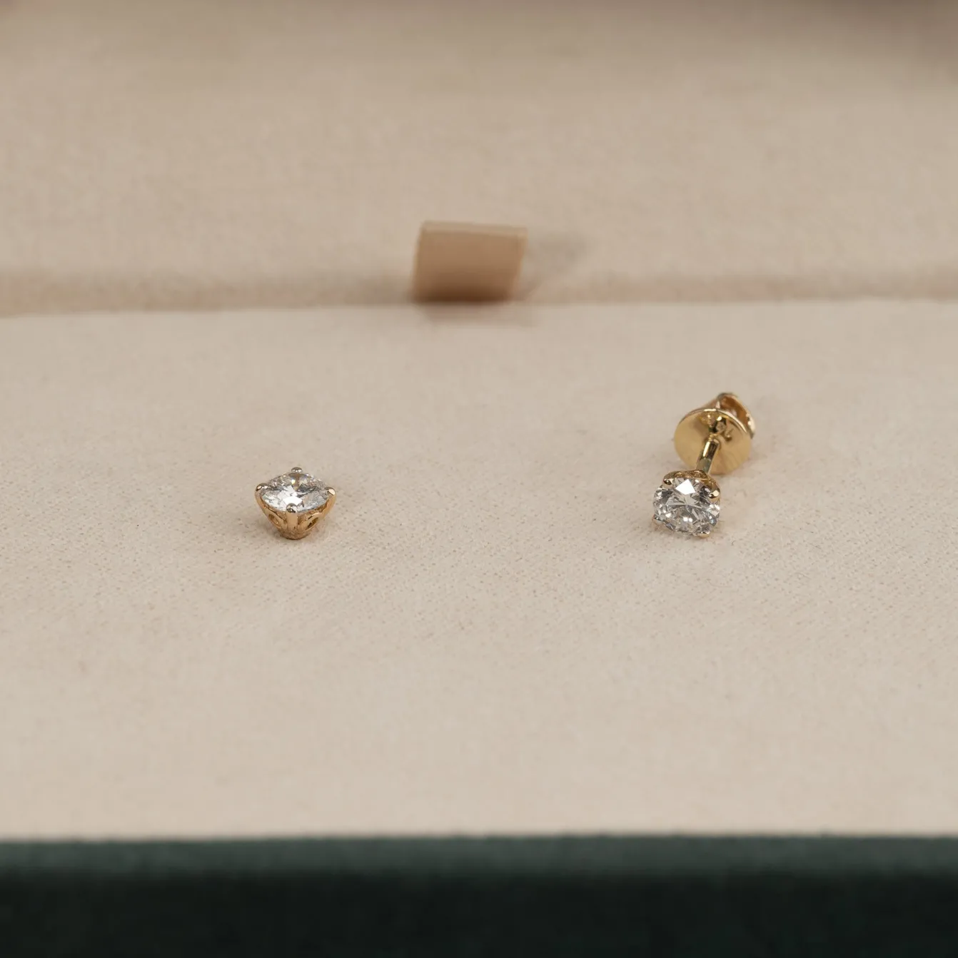 CLASSIC SOLITAIRE DIAMOND STUD EARRING - 0.5ct - YG