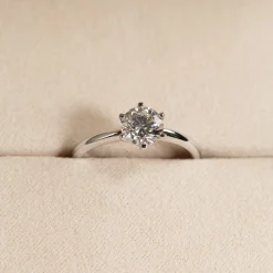 CLASSIC SOLITAIRE 6-PRONG DIAMOND RING - 1.0ct - WG