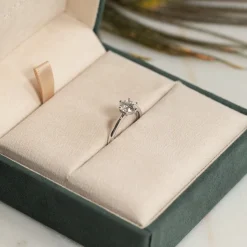 CLASSIC SOLITAIRE 6-PRONG DIAMOND RING - 1.0ct - WG