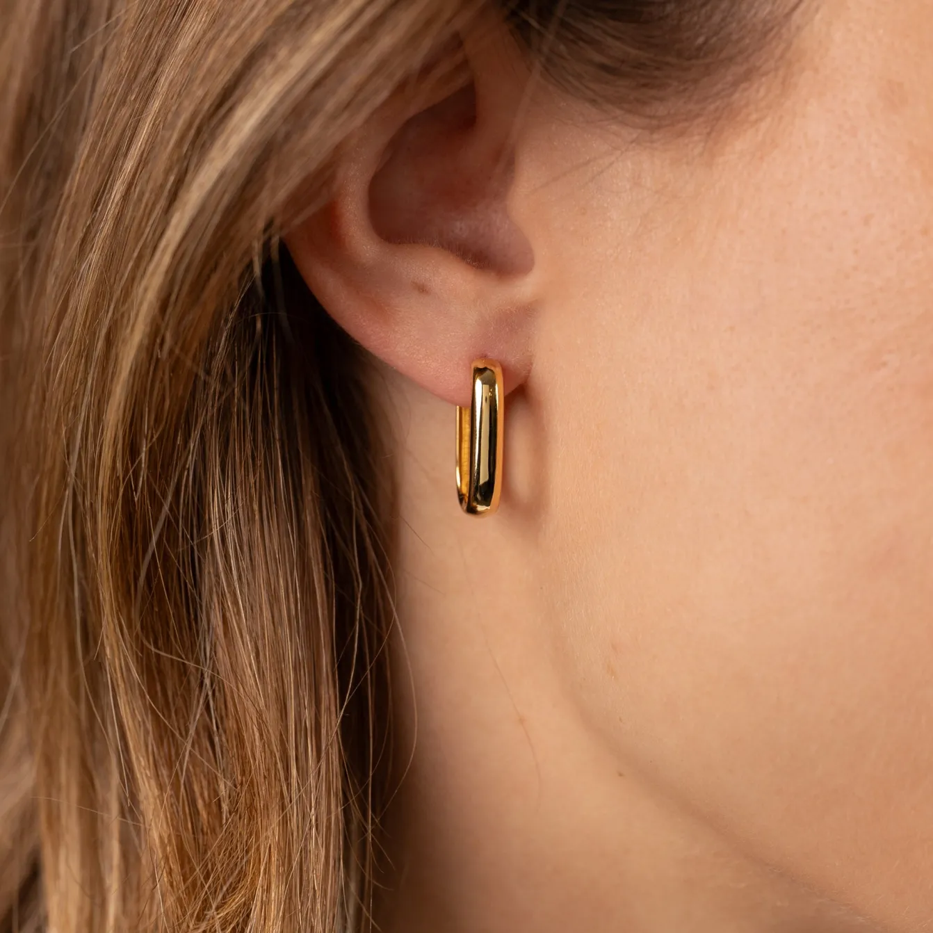 DANIELLE LARGE GOLDEN CREOL EARRING