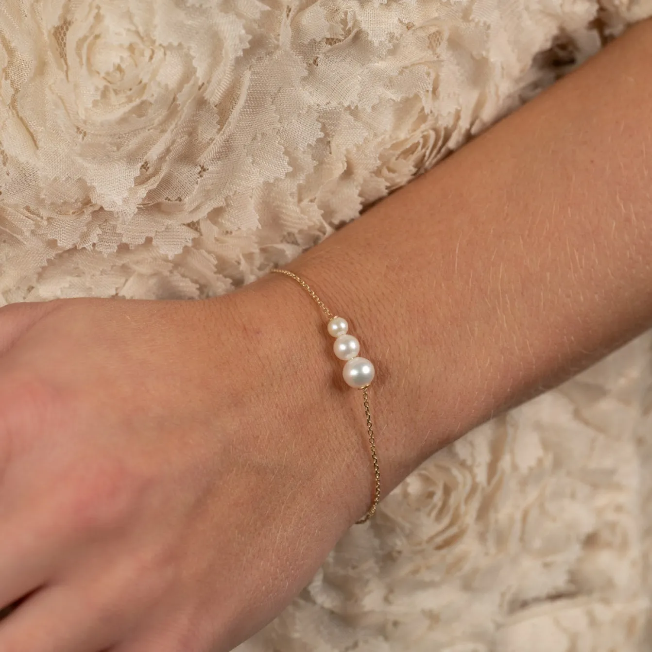 DARA PEARL SOLID GOLD BRACELET