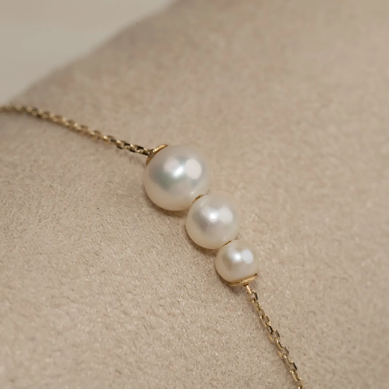 DARA PEARL SOLID GOLD BRACELET