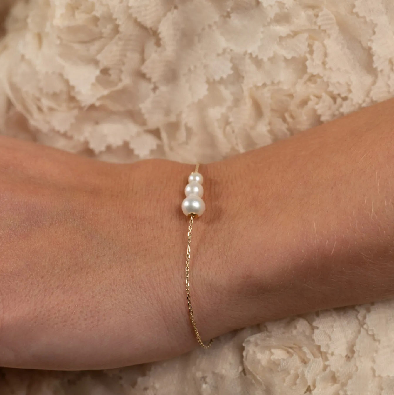 DARA PEARL SOLID GOLD BRACELET