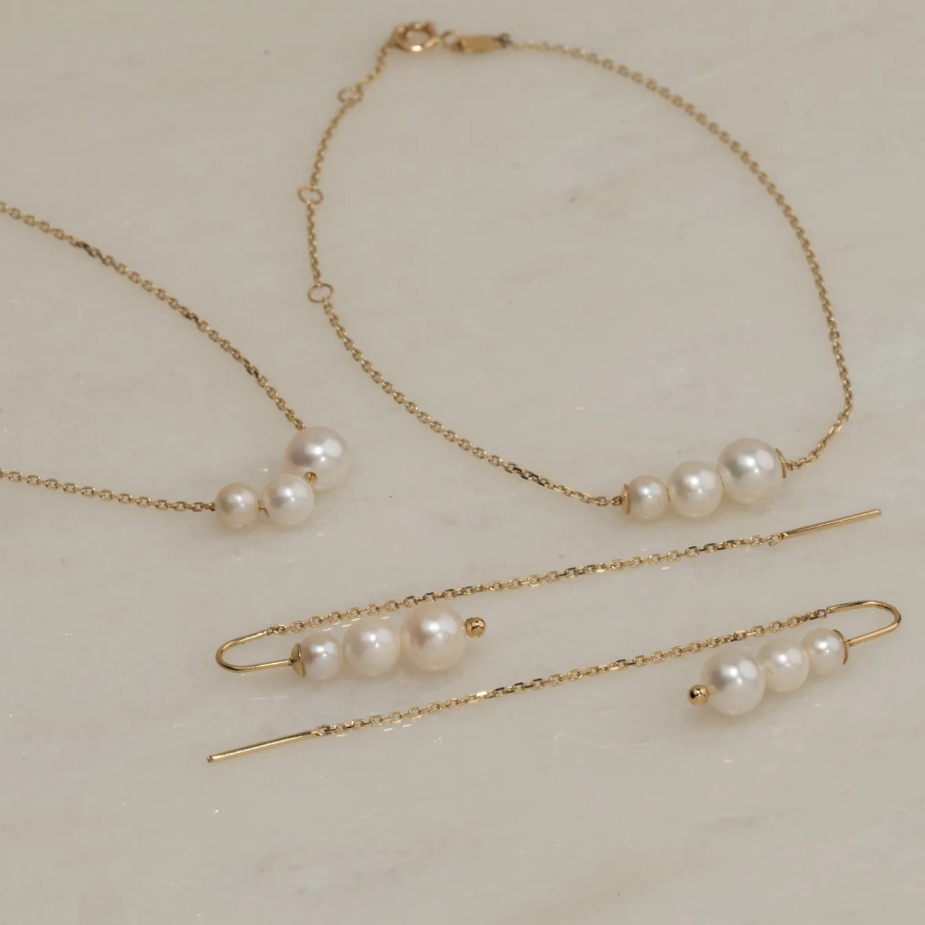 DARA PEARL SOLID GOLD BRACELET