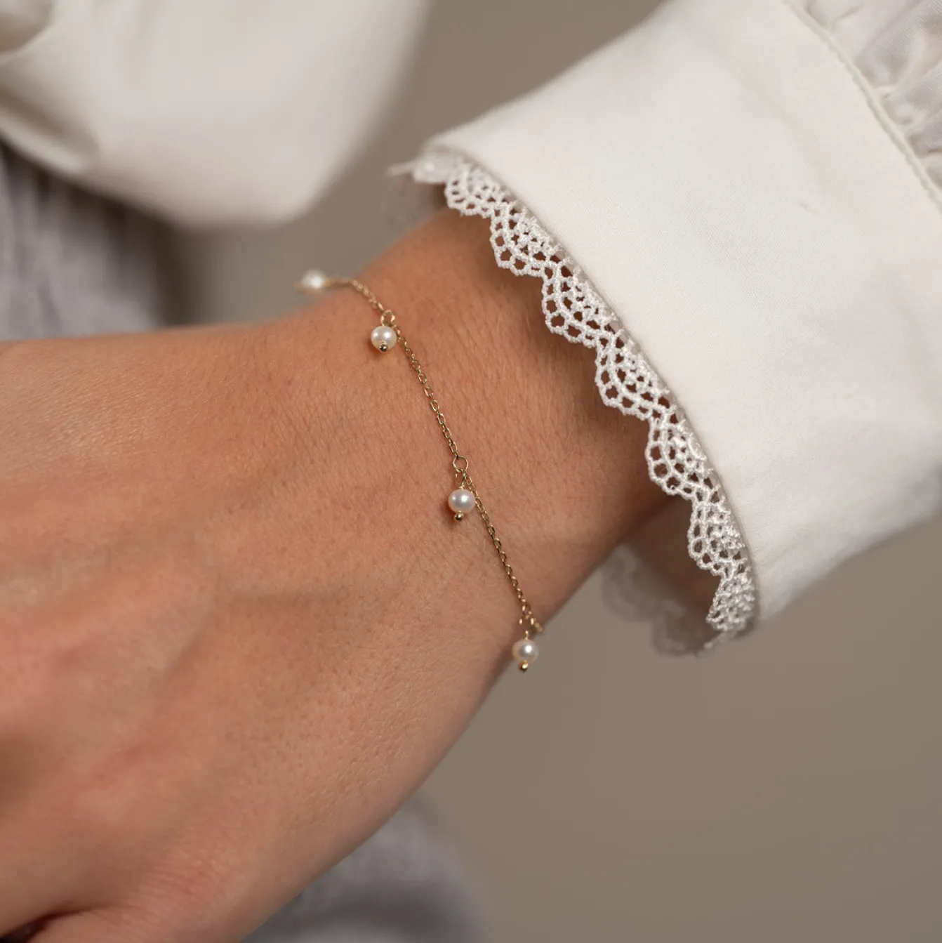 DARISSA PEARL SOLID GOLD BRACELET