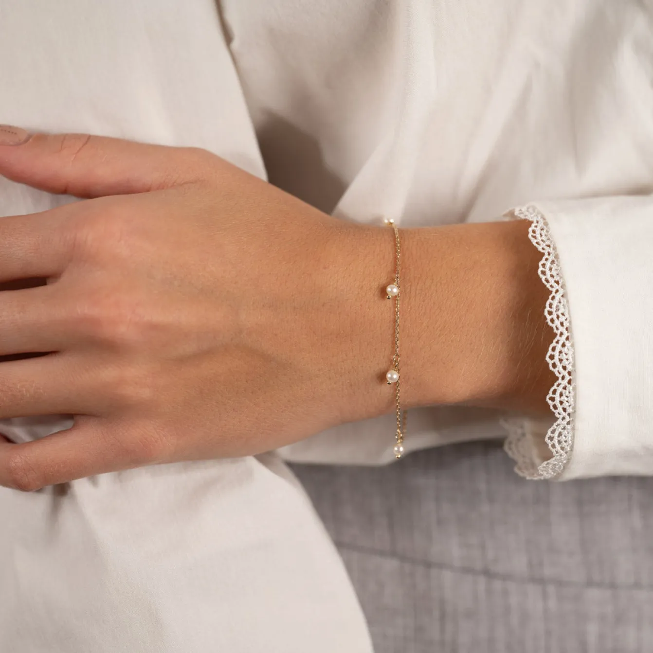 DARISSA PEARL SOLID GOLD BRACELET