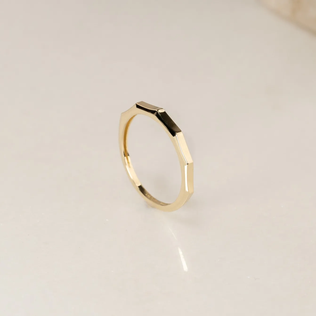 DIANA SOLID GOLD RING