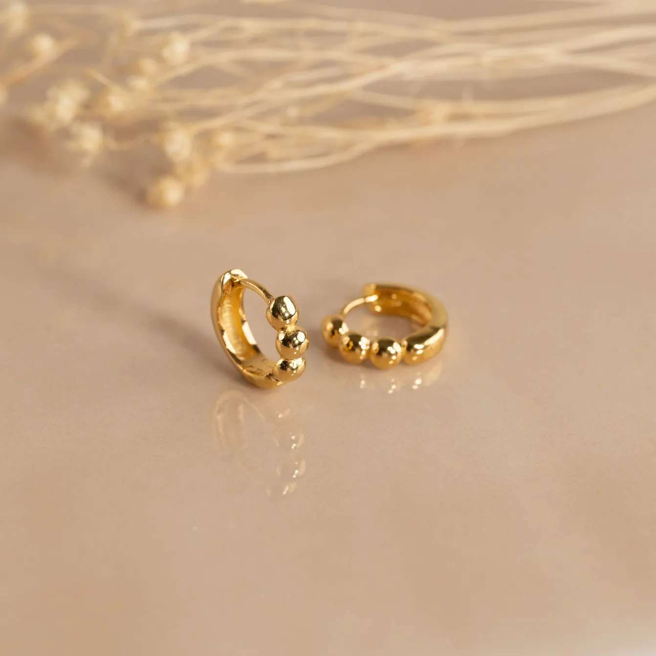 DICTE SMALL GOLDEN CREOL EARRING