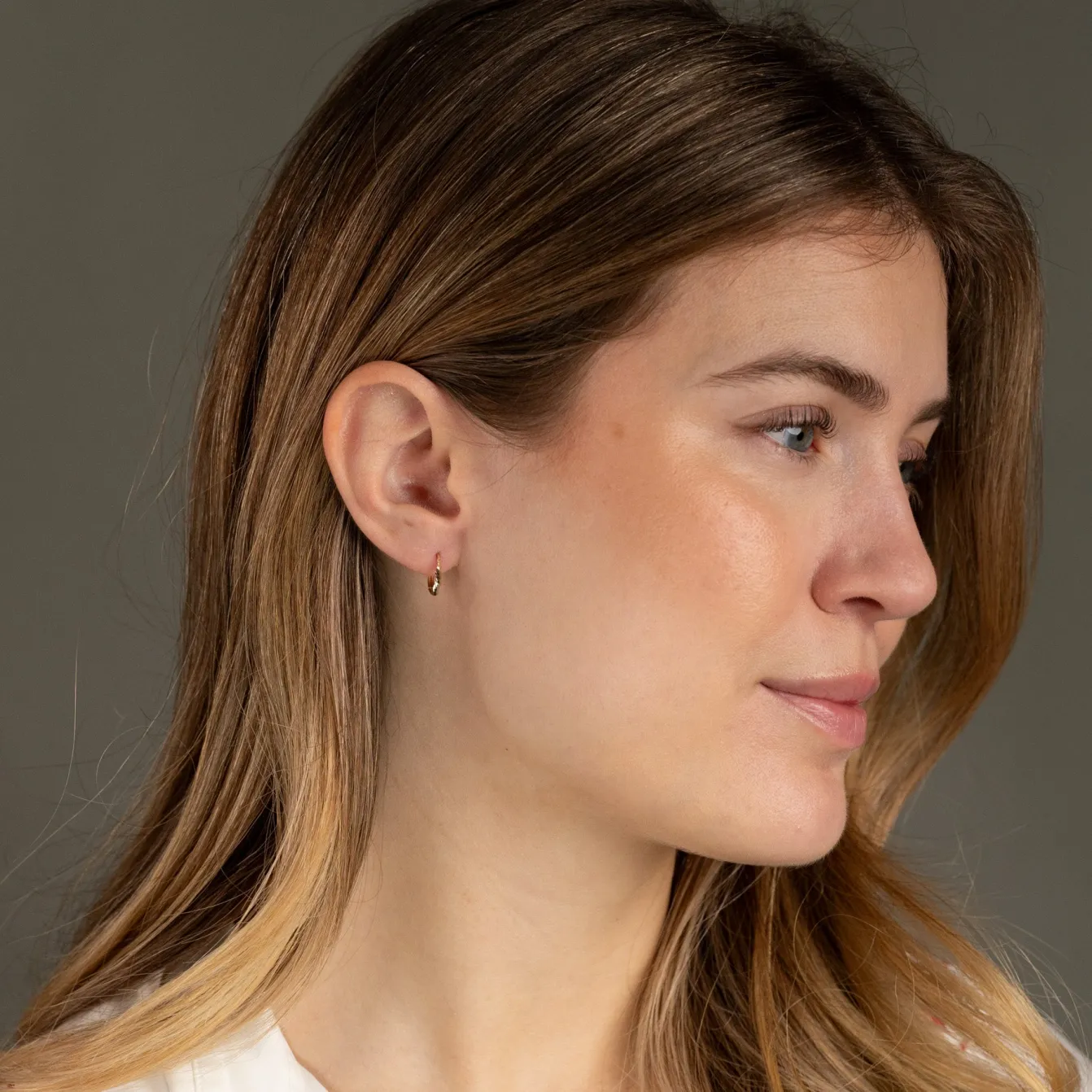 DINA SOLID GOLD EARRING