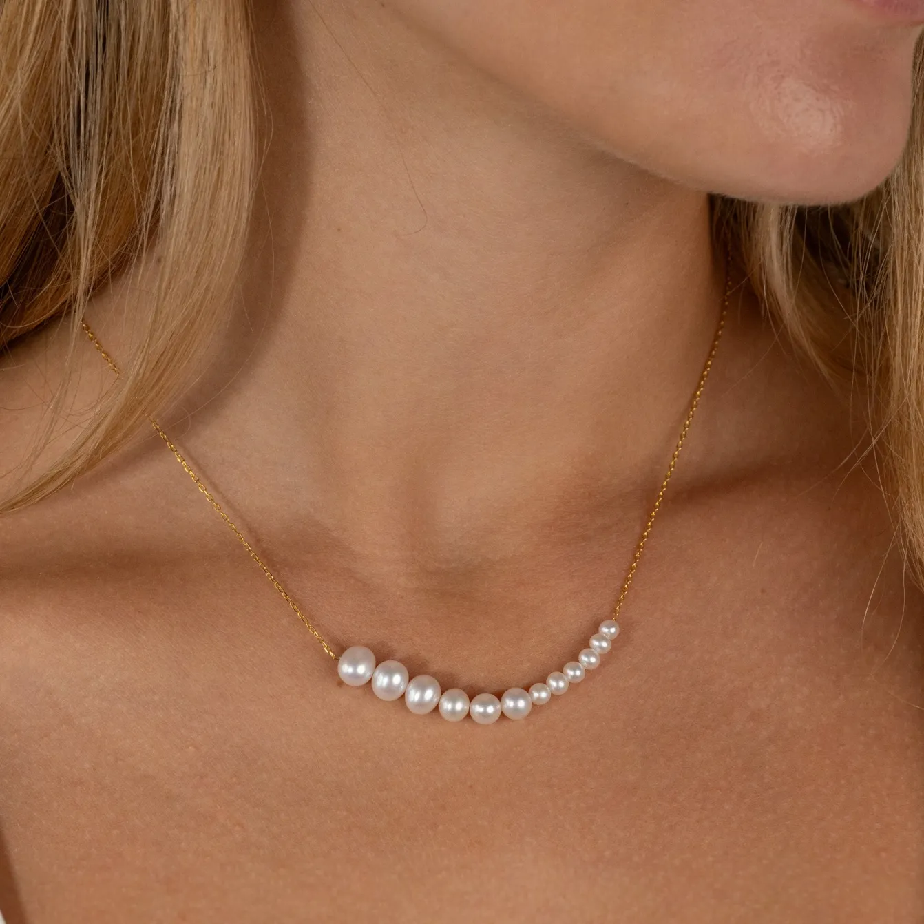 ELARA PEARL GOLDEN NECKLACE