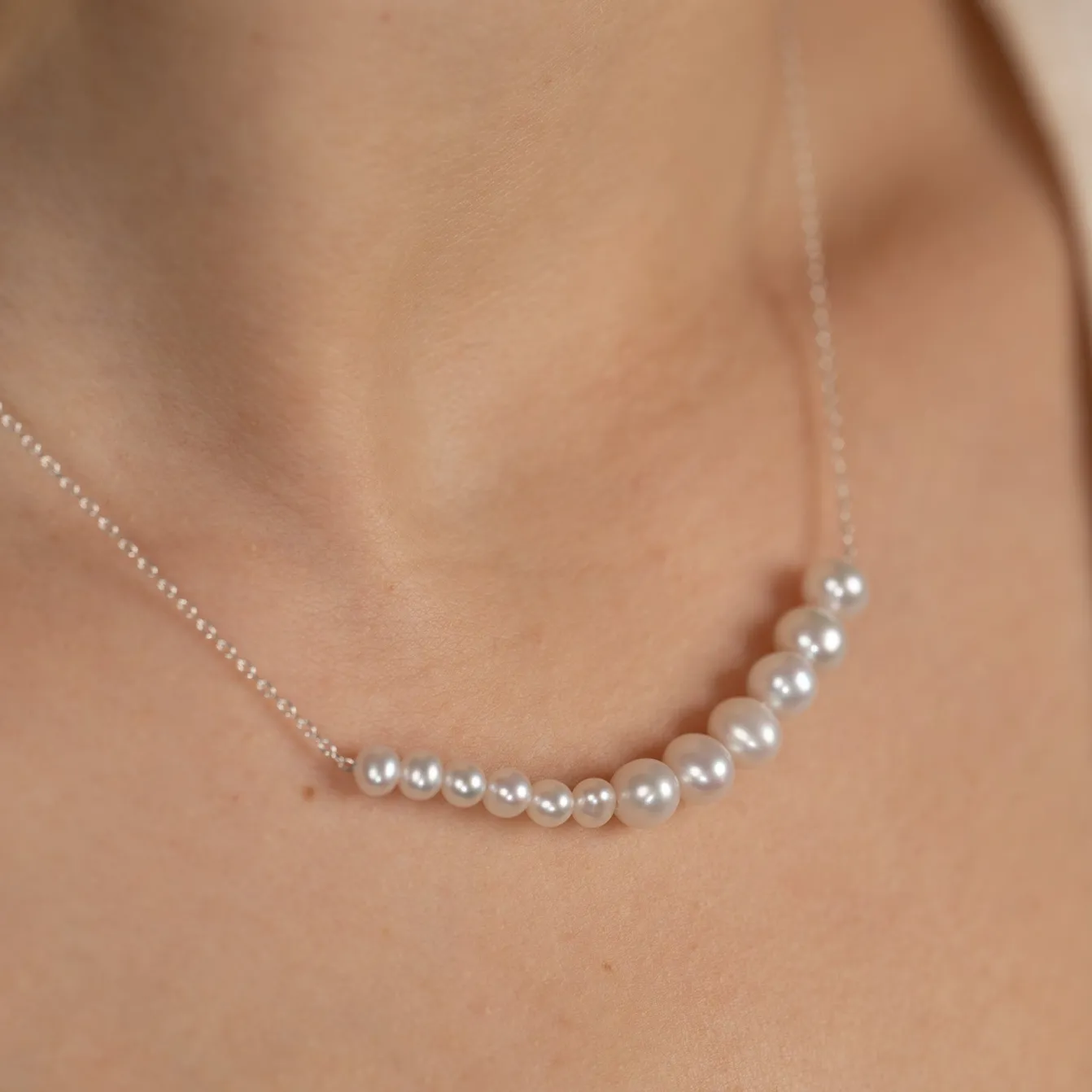 ELARA PEARL SILVER NECKLACE