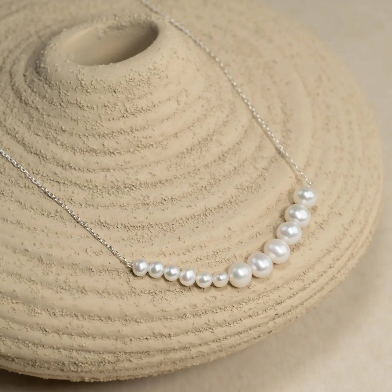 ELARA PEARL SILVER NECKLACE