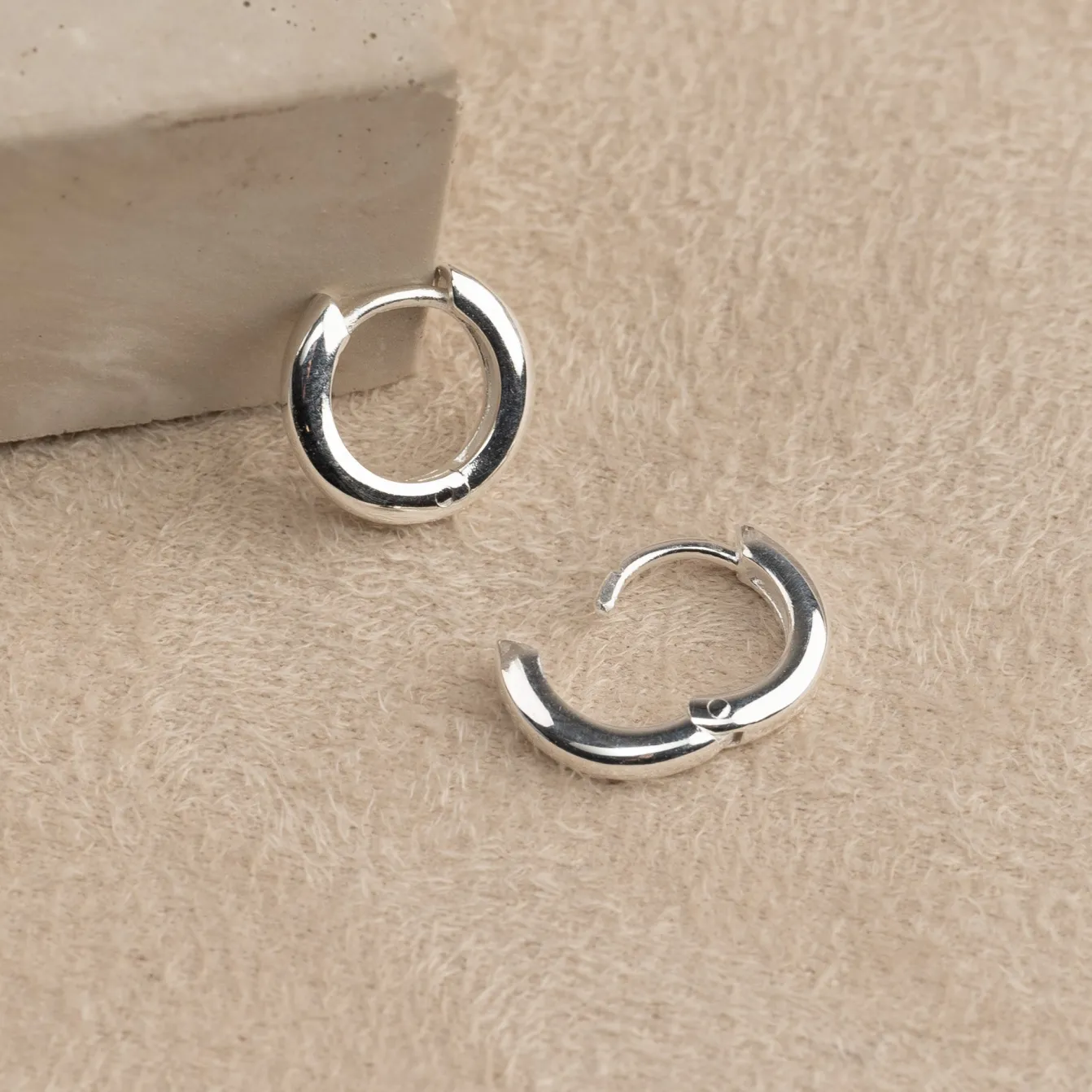 ELINA MINI SILVER CREOL EARRING - Sisi Copenhagen