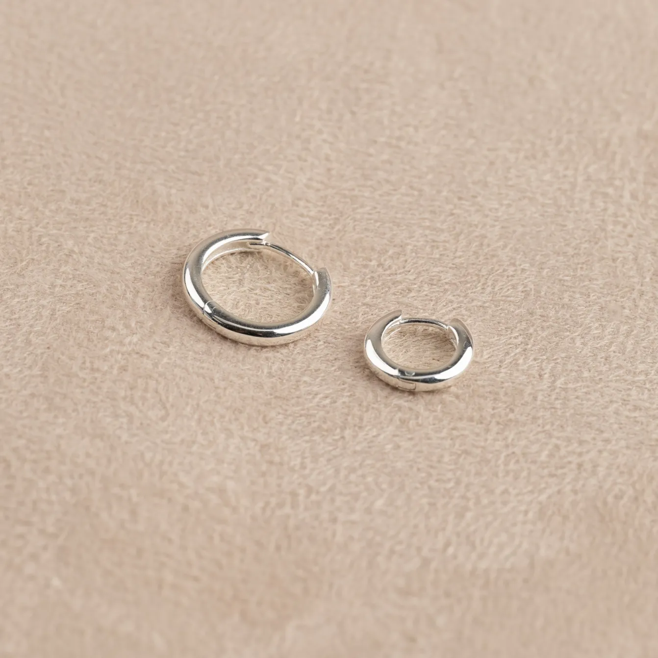 ELINA MINI SILVER CREOL EARRING - Sisi Copenhagen