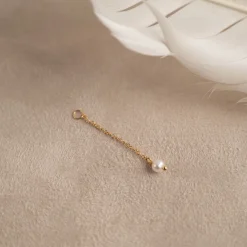 ELISA PEARL GOLDEN EARRING CHARM - Sisi Copenhagen