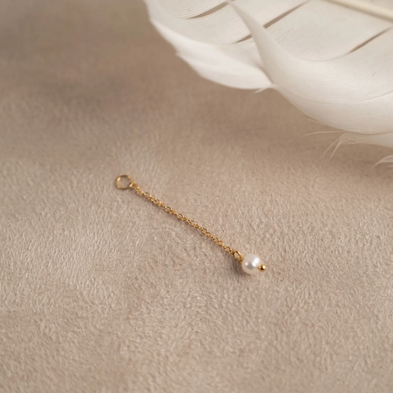 ELISA PEARL GOLDEN EARRING CHARM - Sisi Copenhagen