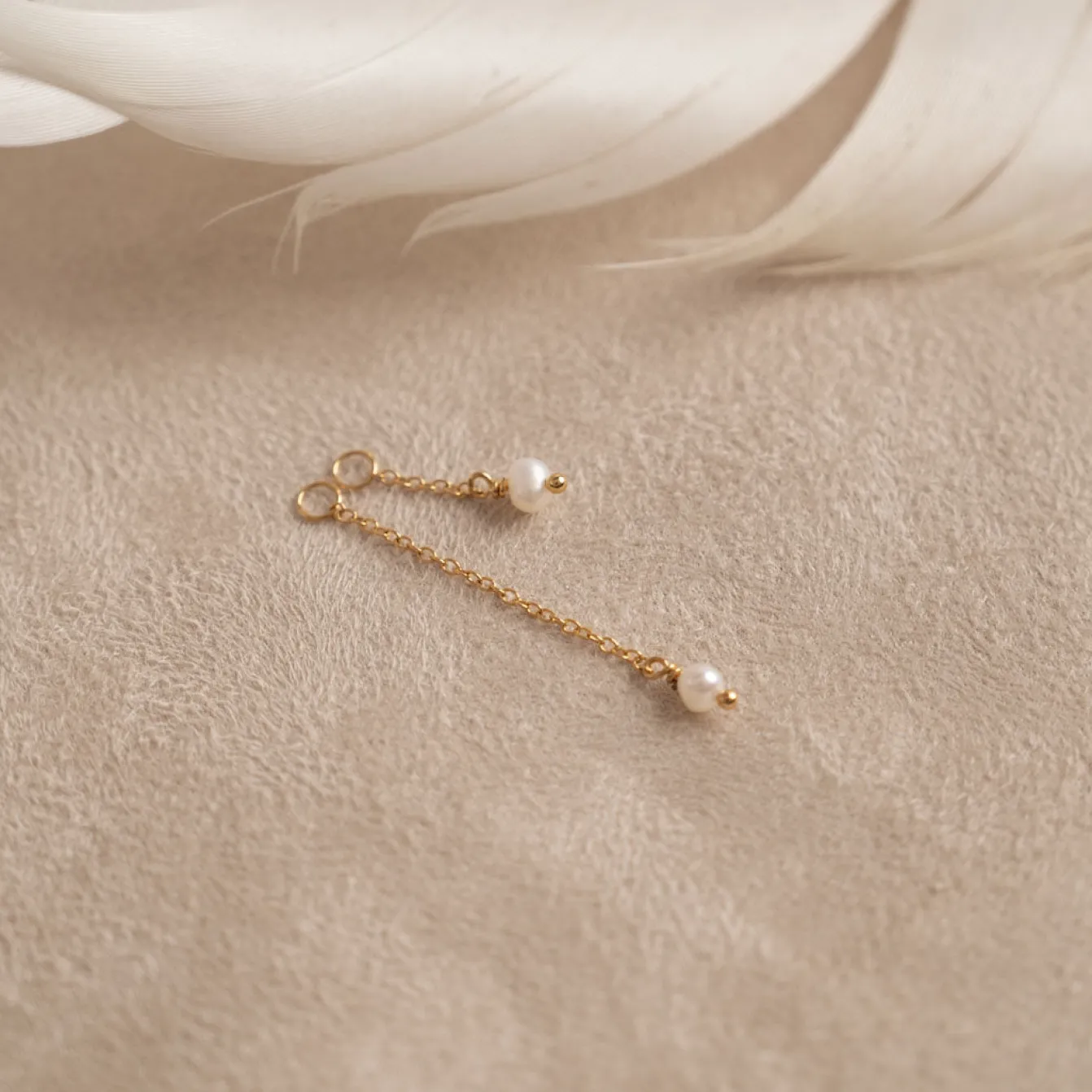 ELISA PEARL GOLDEN EARRING CHARM - Sisi Copenhagen