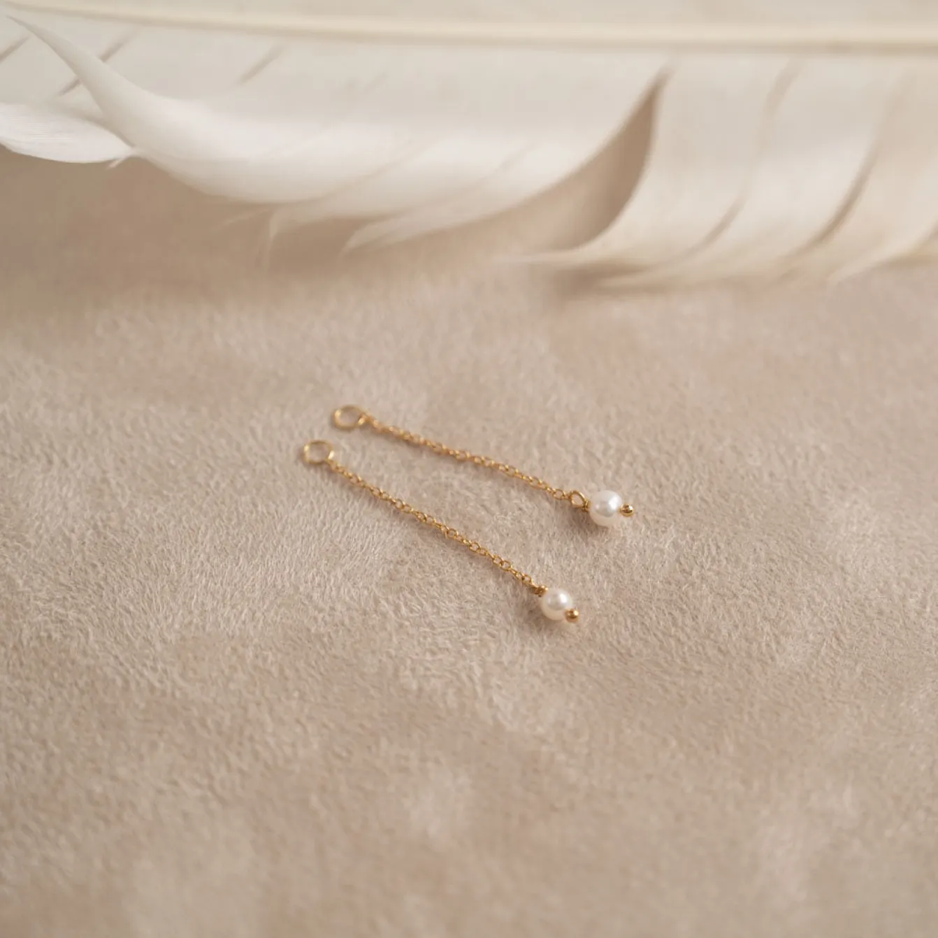 ELISA PEARL GOLDEN EARRING CHARM - Sisi Copenhagen
