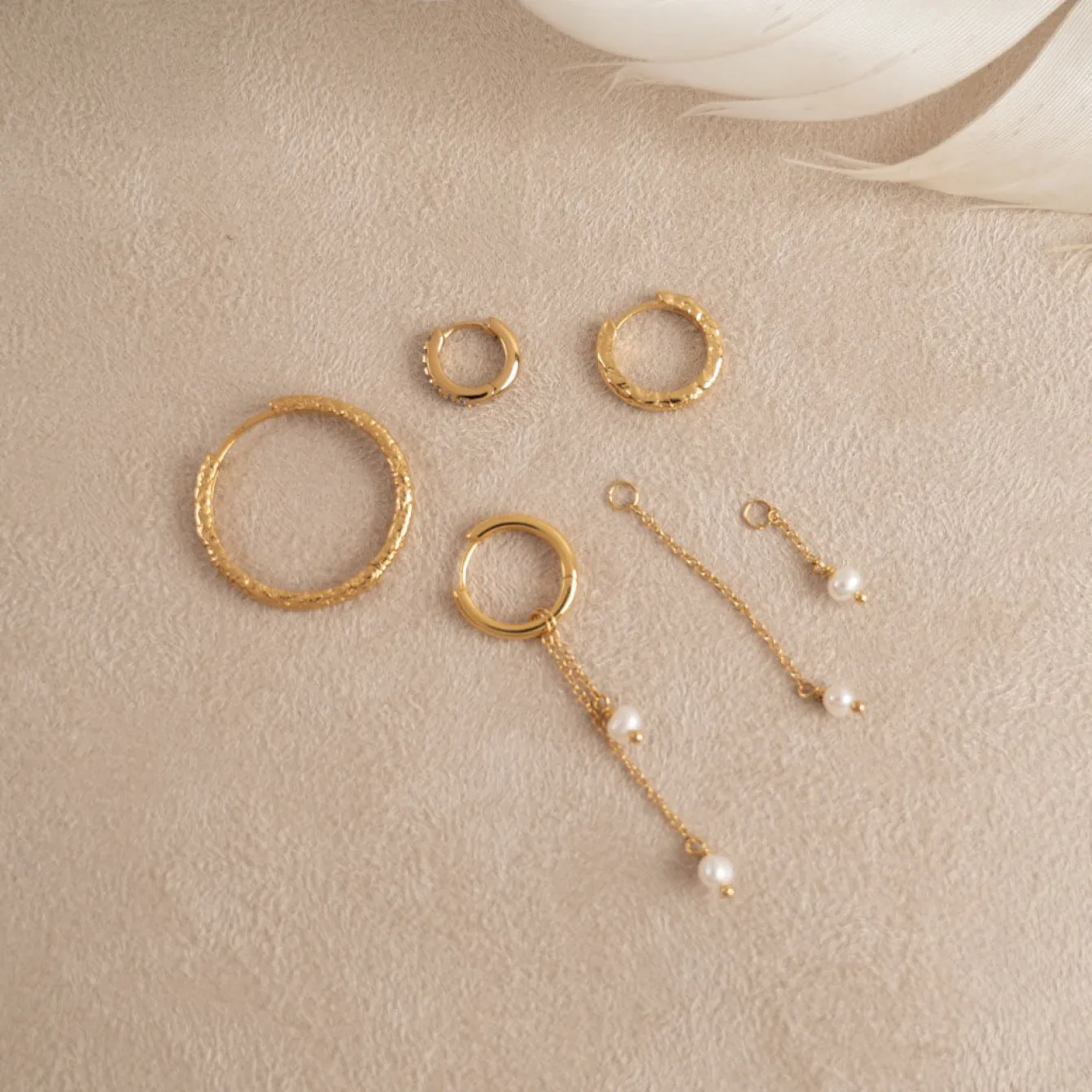ELISA PEARL GOLDEN EARRING CHARM - Sisi Copenhagen