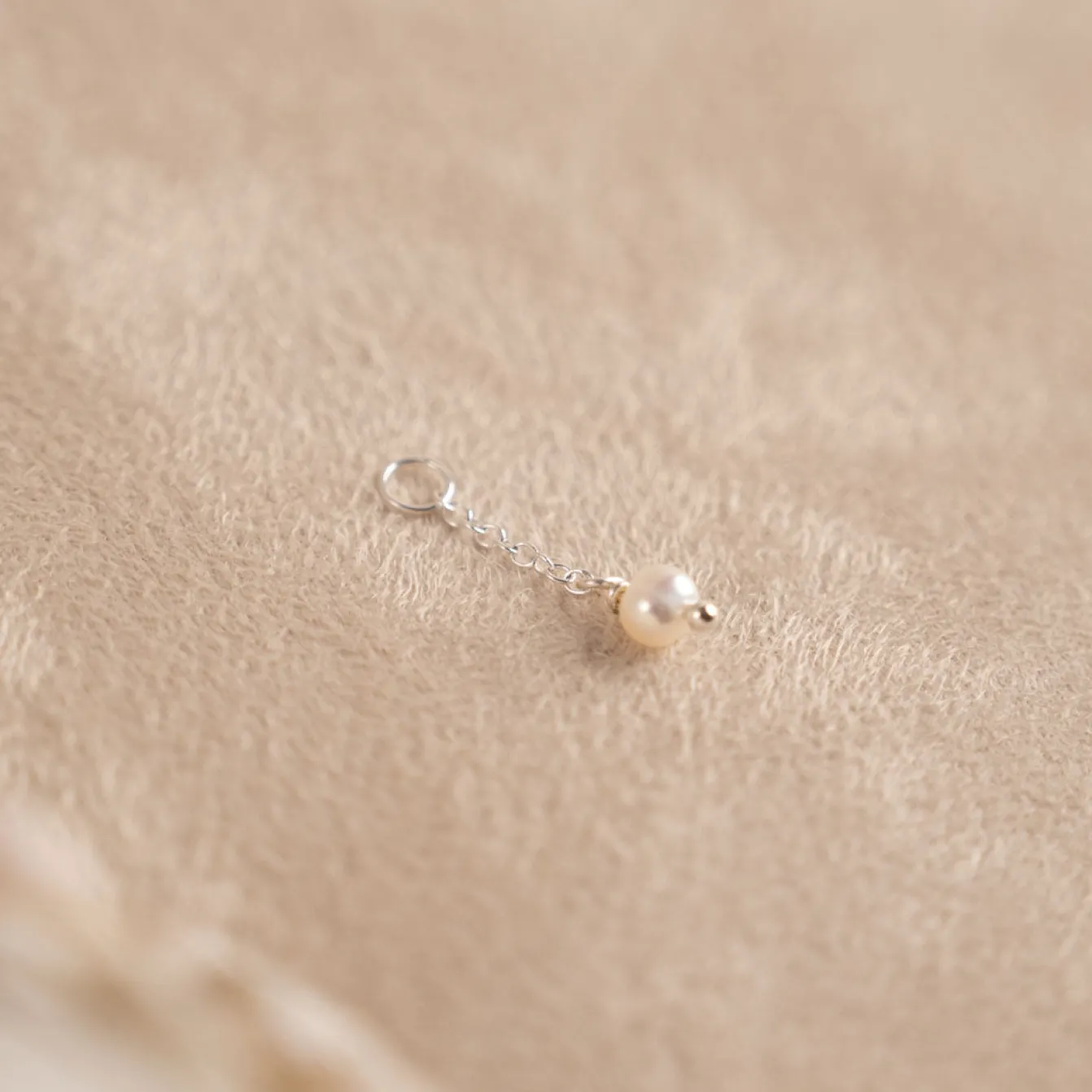 ELISA PEARL SILVER EARRING CHARM - Sisi Copenhagen