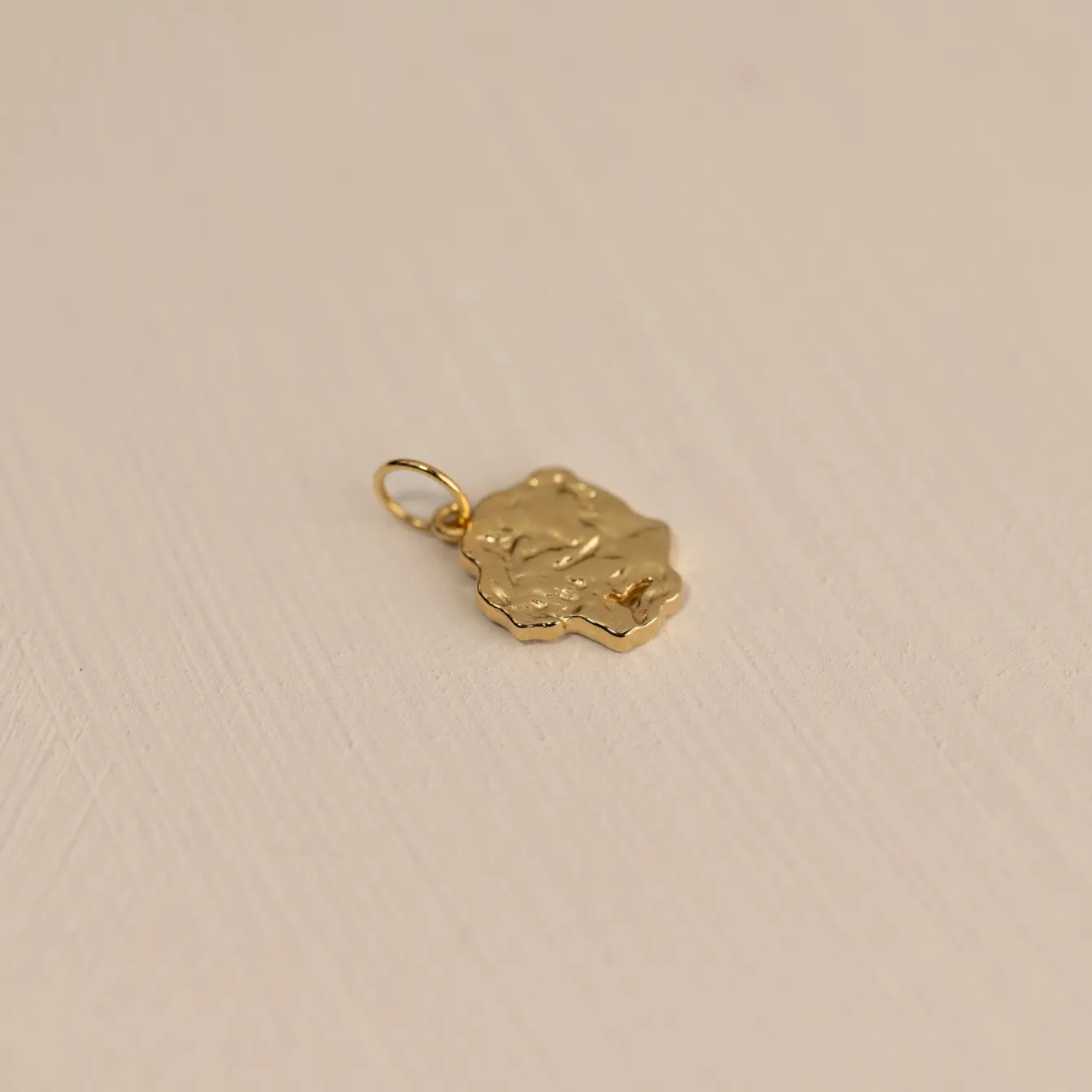 ELLA GOLDEN PENDANT