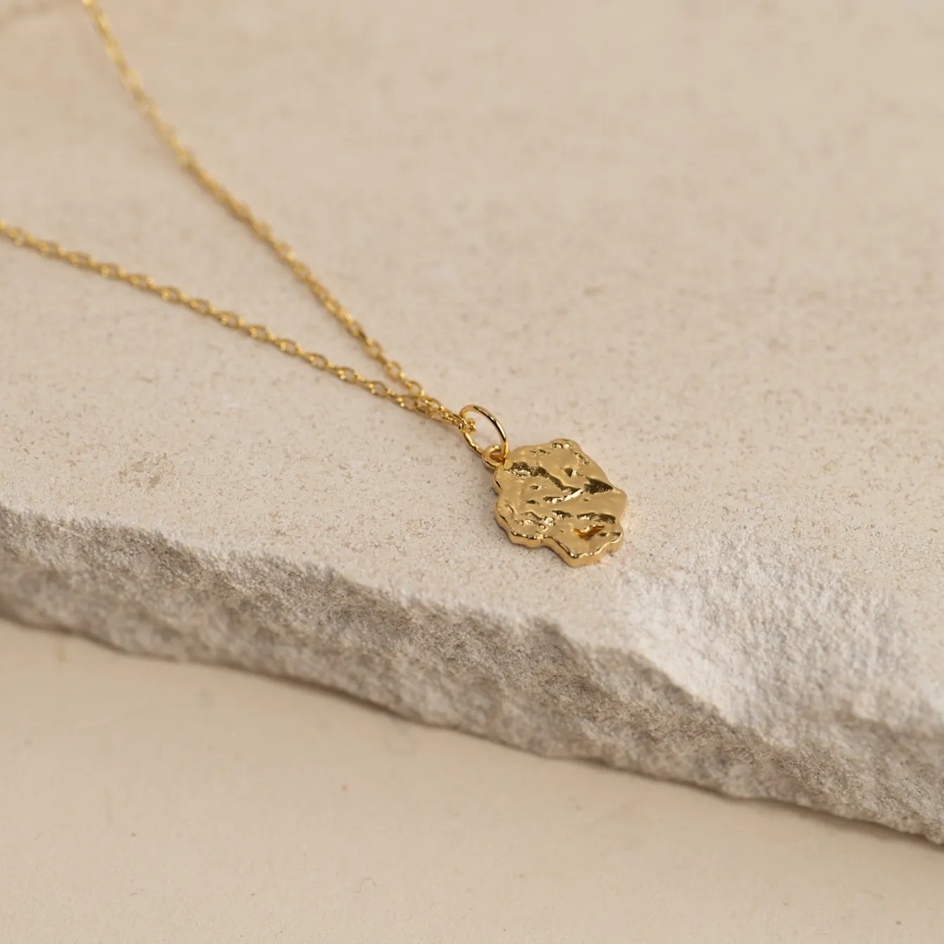 ELLA GOLDEN PENDANT