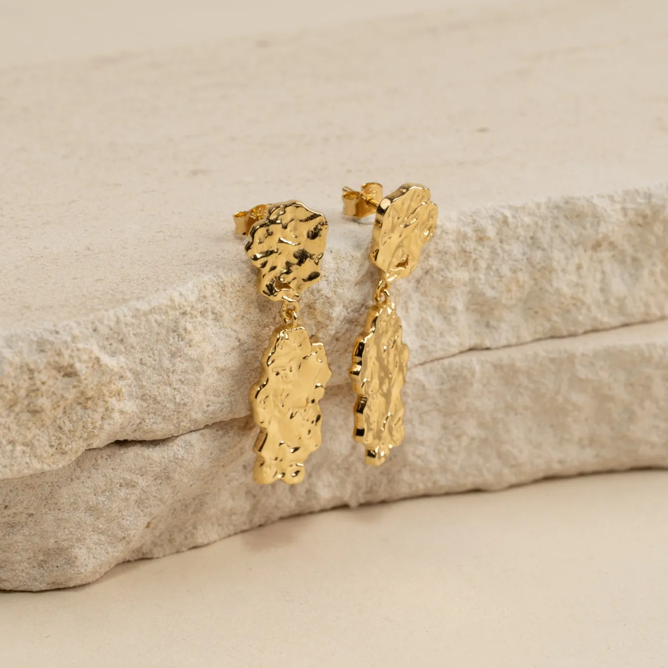 ELLA LARGE GOLDEN STUD EARRING