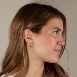 ELMA MEDIUM GOLDEN CREOL EARRING