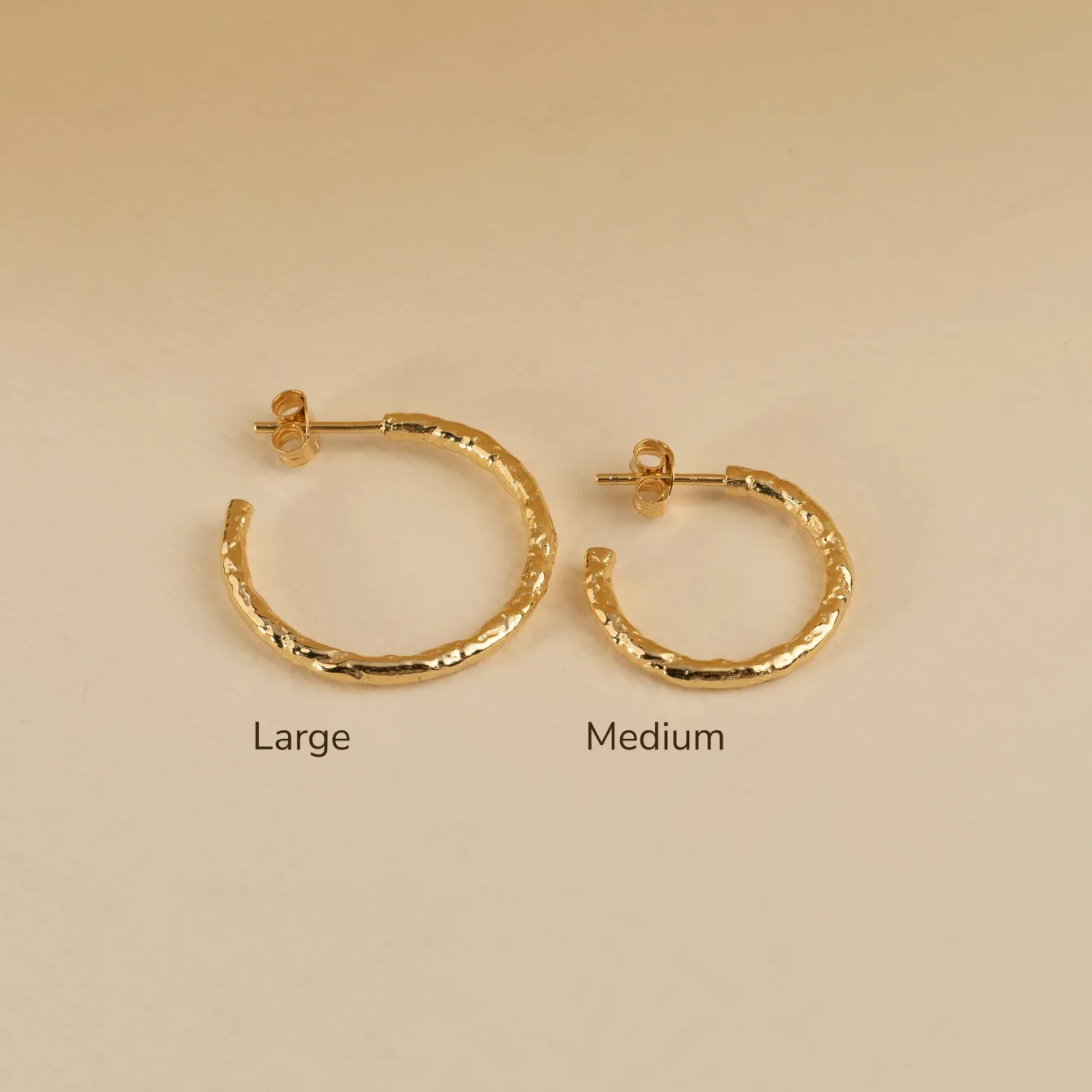 ELMA MEDIUM GOLDEN CREOL EARRING