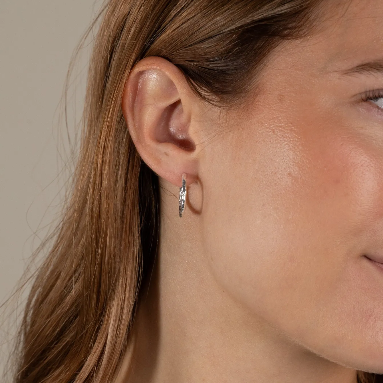 ELMA MEDIUM SILVER CREOL EARRING