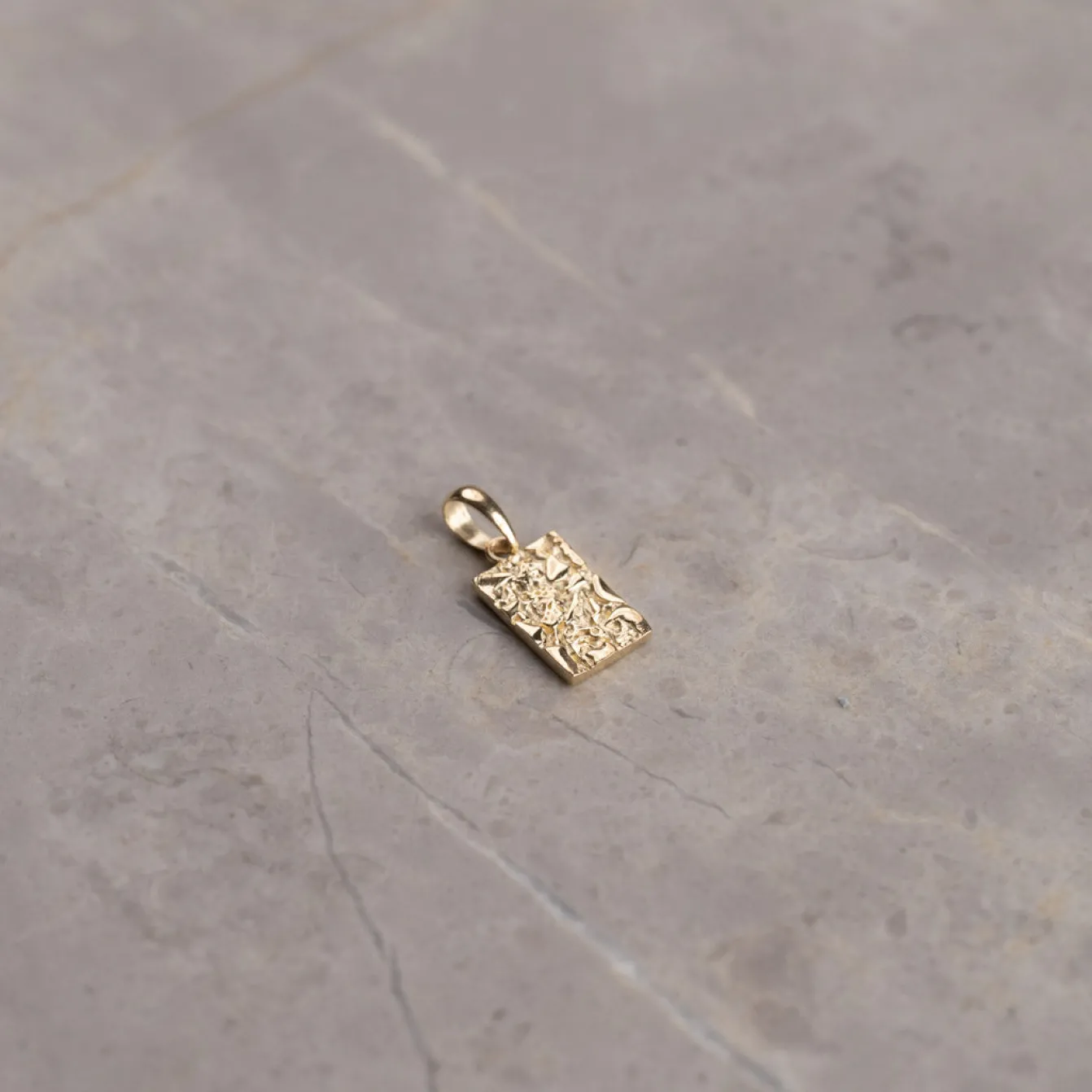 ELMIRA SOLID GOLD PENDANT