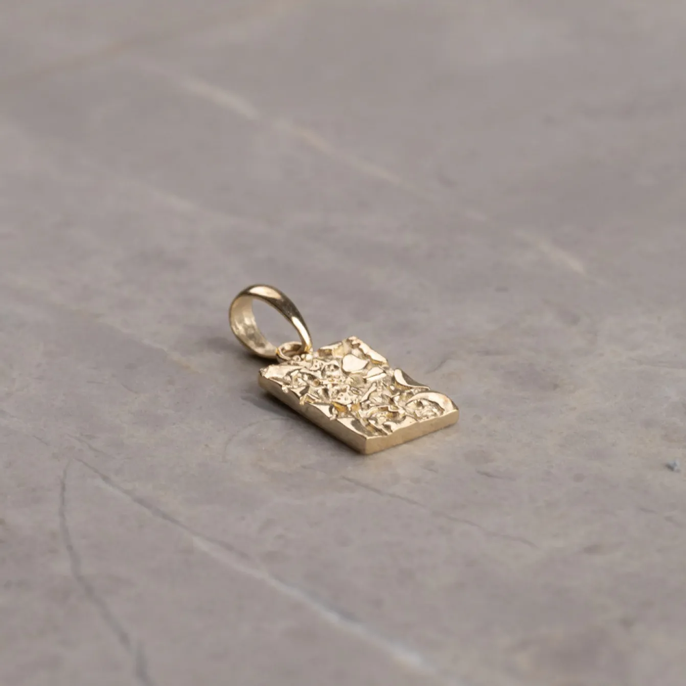 ELMIRA SOLID GOLD PENDANT