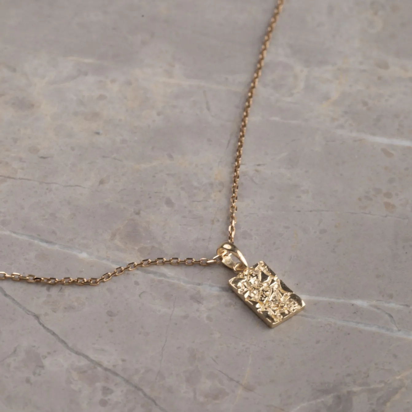 ELMIRA SOLID GOLD PENDANT