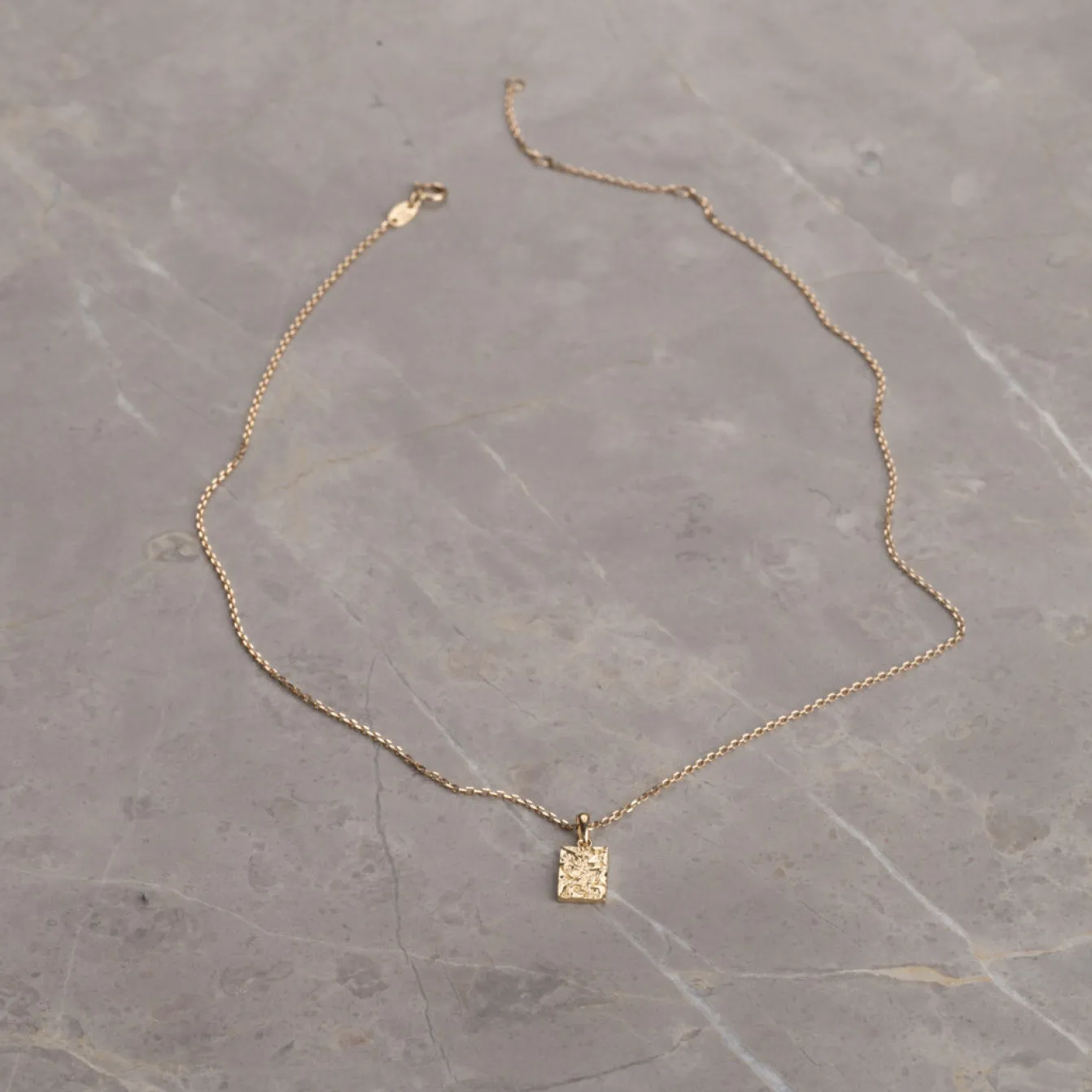 ELMIRA SOLID GOLD PENDANT