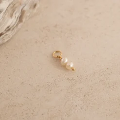 ELOISE PEARL GOLDEN EARRING CHARM - Sisi Copenhagen