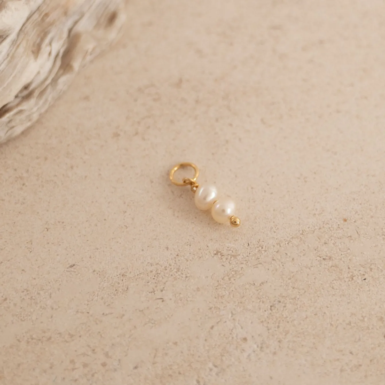 ELOISE PEARL GOLDEN EARRING CHARM - Sisi Copenhagen
