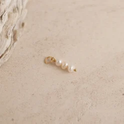 ELOISE PEARL GOLDEN EARRING CHARM - Sisi Copenhagen