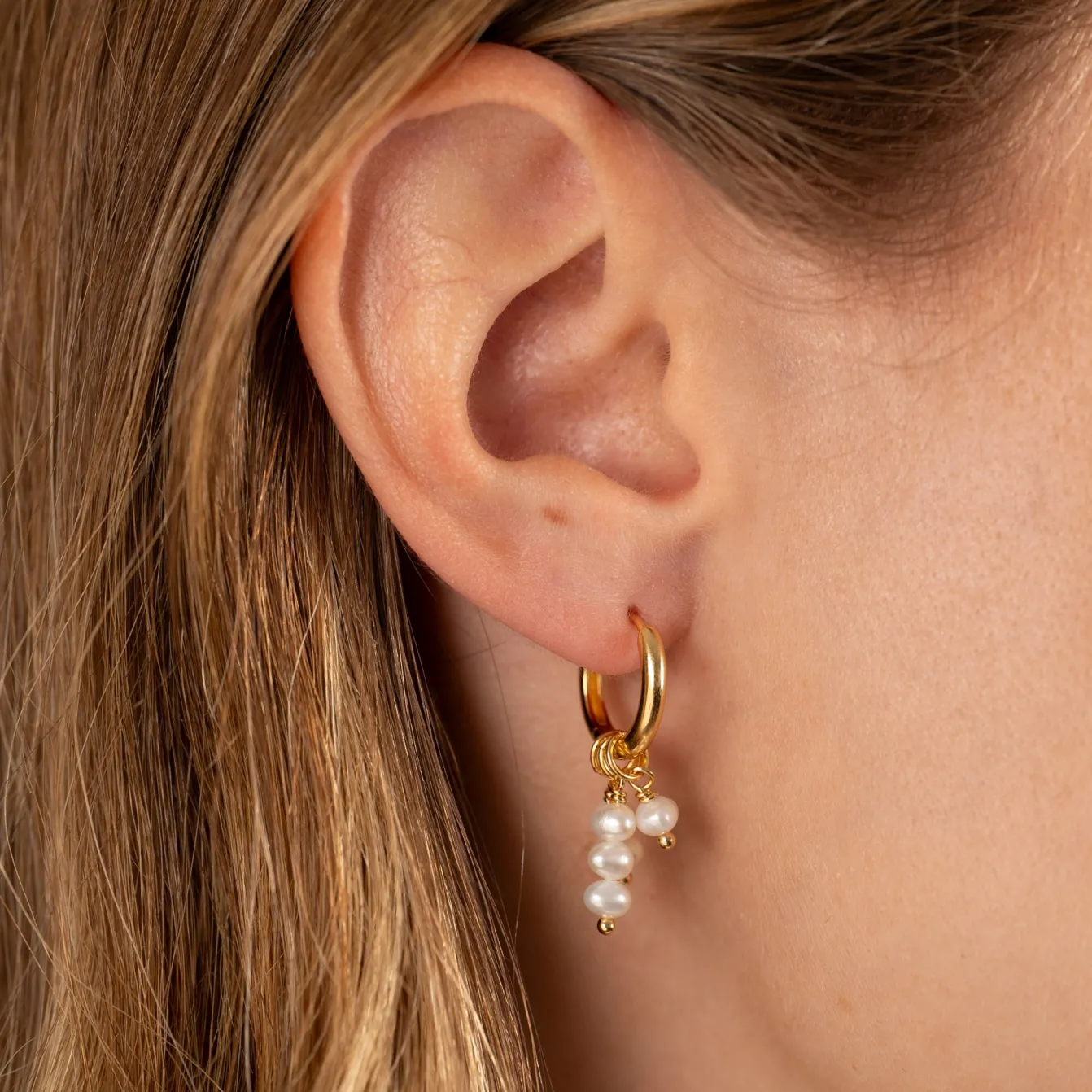 ELOISE PEARL GOLDEN EARRING CHARM - Sisi Copenhagen