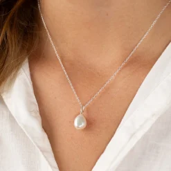 ELSA WHITE BAROQUE PEARL SILVER PENDANT - Sisi Copenhagen