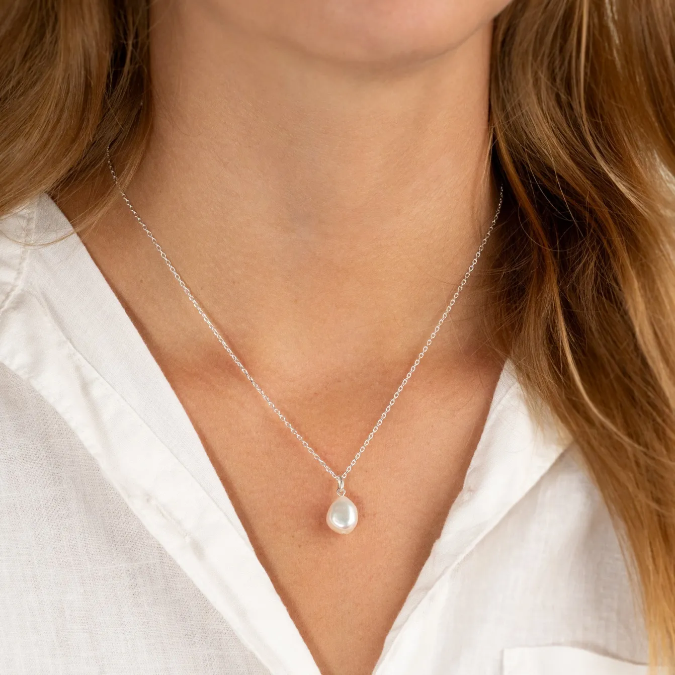 ELSA WHITE BAROQUE PEARL SILVER PENDANT - Sisi Copenhagen