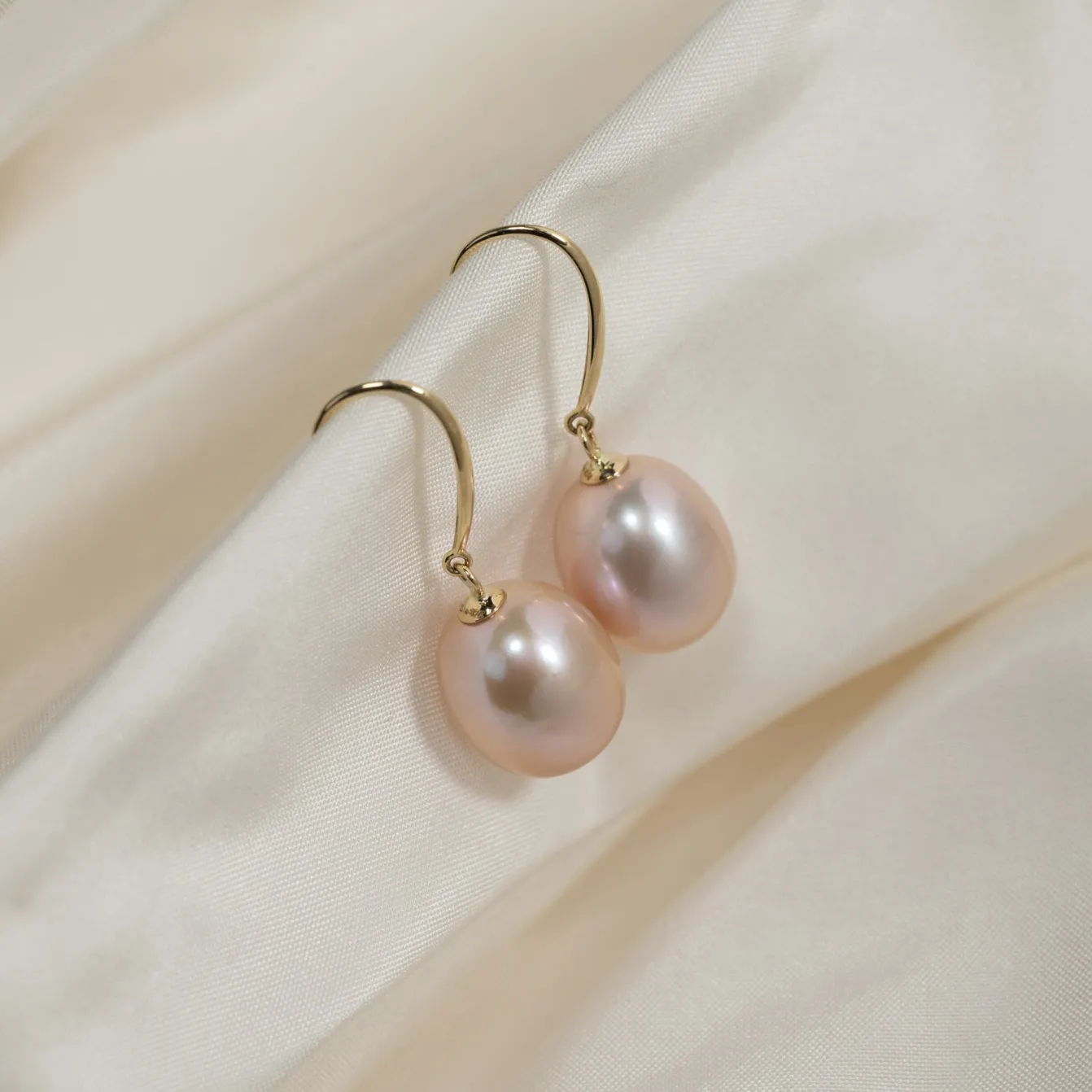 ELSIE PINK PEARL SOLID GOLD EARRING