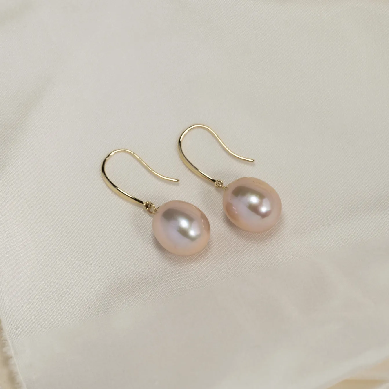ELSIE PINK PEARL SOLID GOLD EARRING