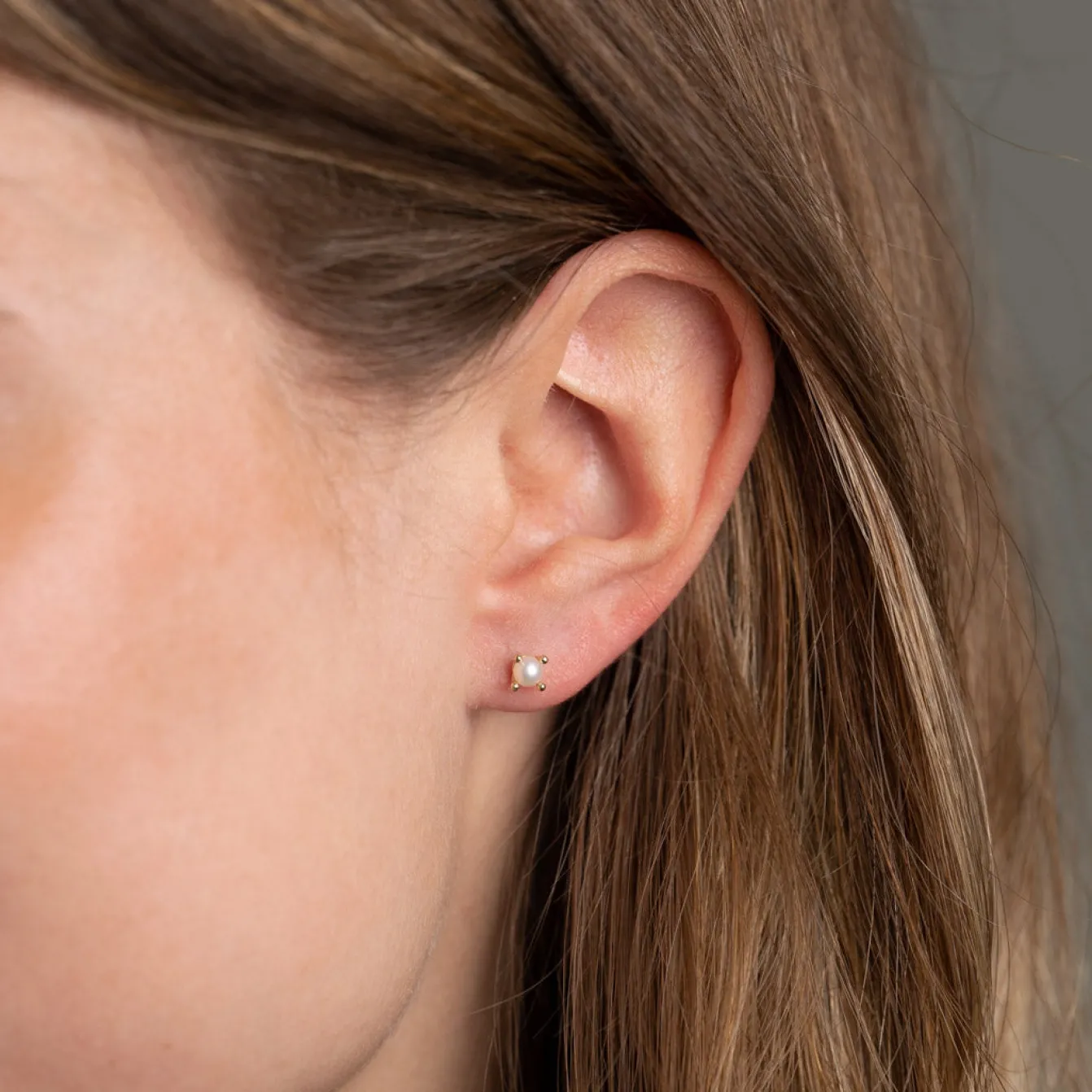 ELVIRA PEARL SOLID GOLD STUD EARRING - Sisi Copenhagen