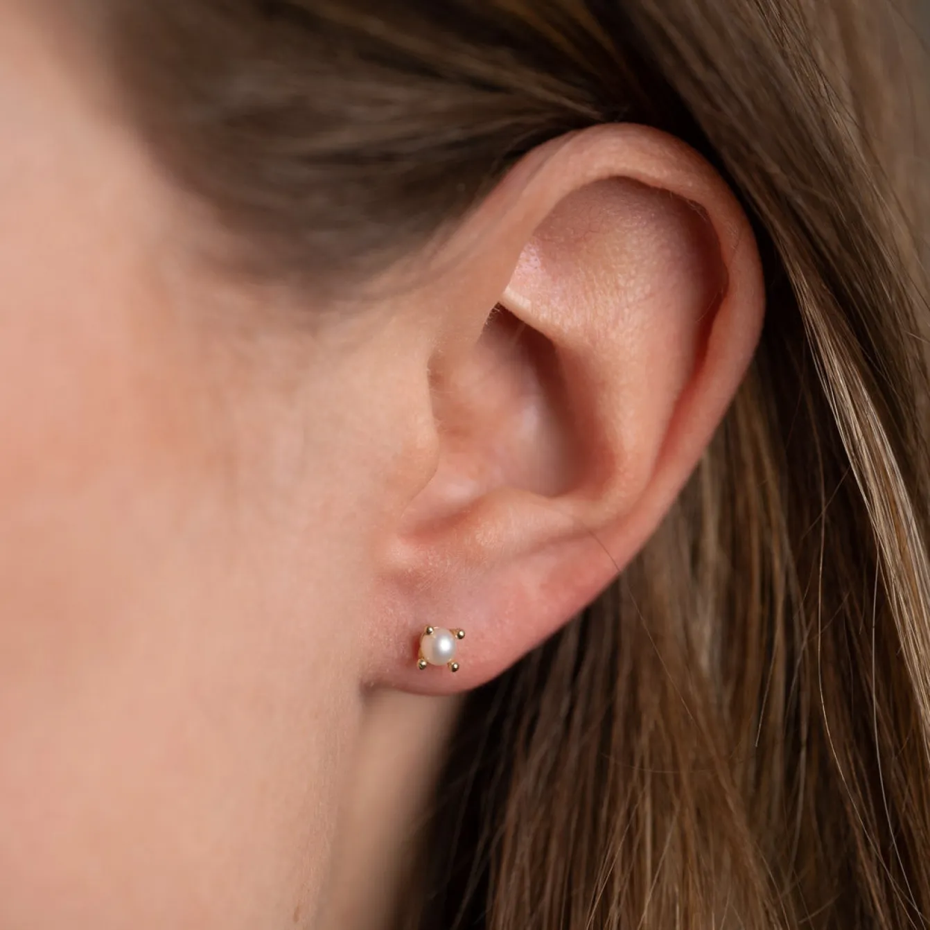 ELVIRA PEARL SOLID GOLD STUD EARRING - Sisi Copenhagen