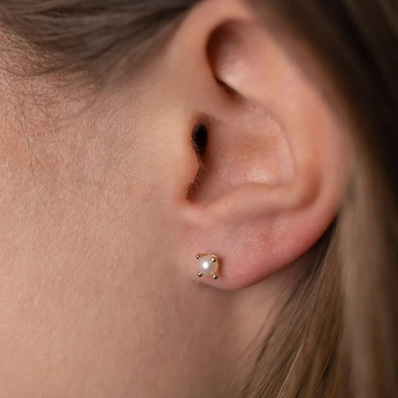 ELVIRA PEARL SOLID GOLD STUD EARRING - Sisi Copenhagen