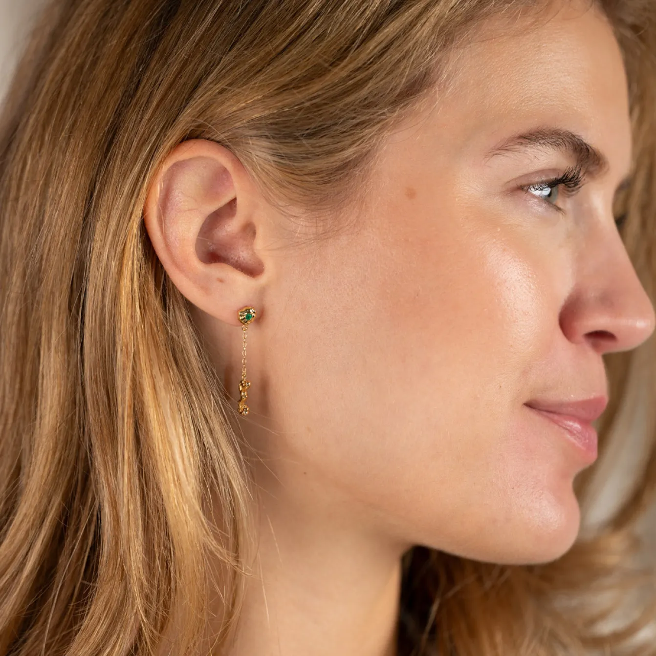 EMILIA GREEN AGATE GOLDEN EARRING