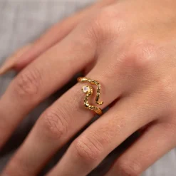 EMILIA MOONSTONE GOLDEN RING