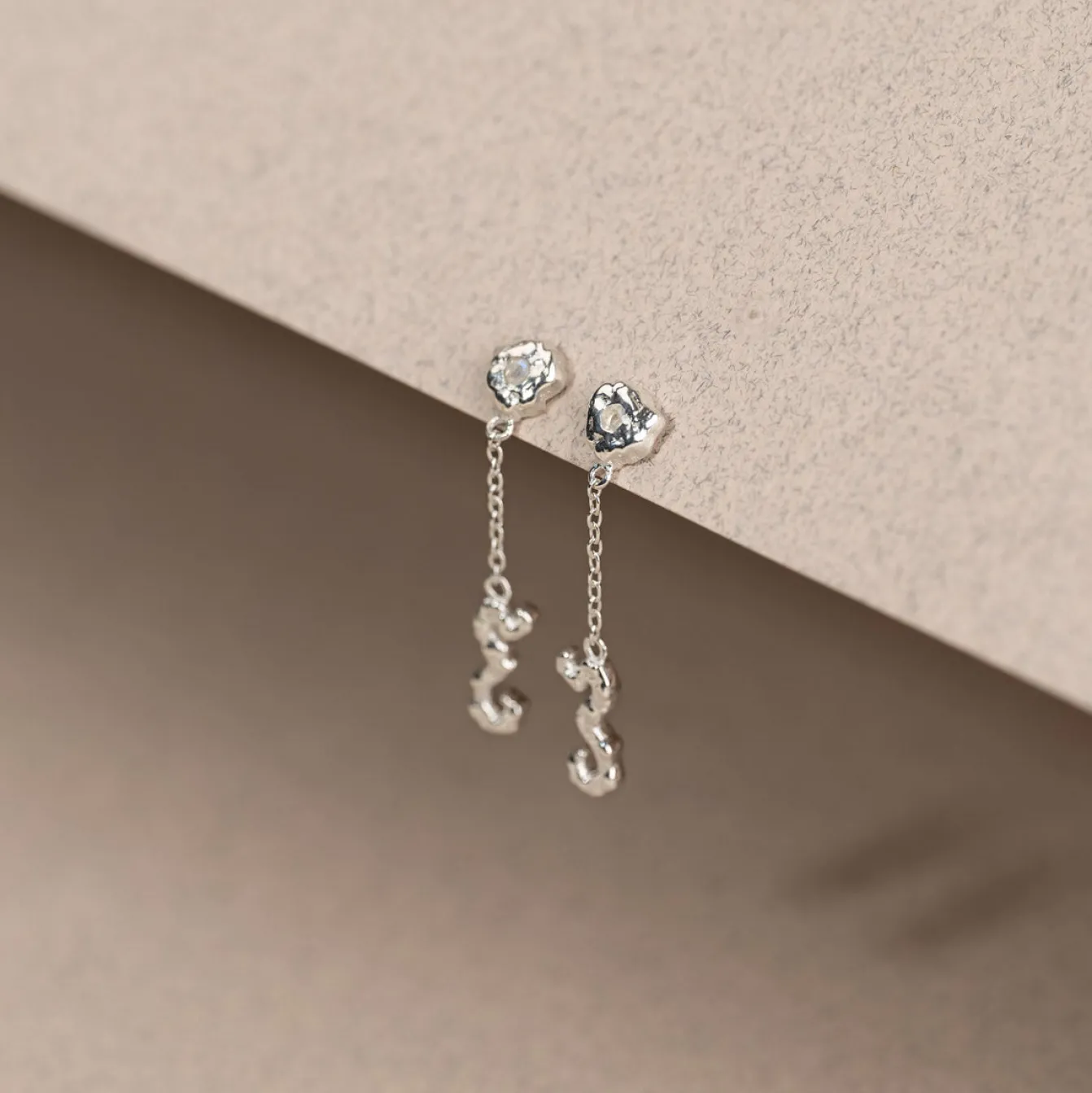 EMILIA MOONSTONE SILVER EARRING